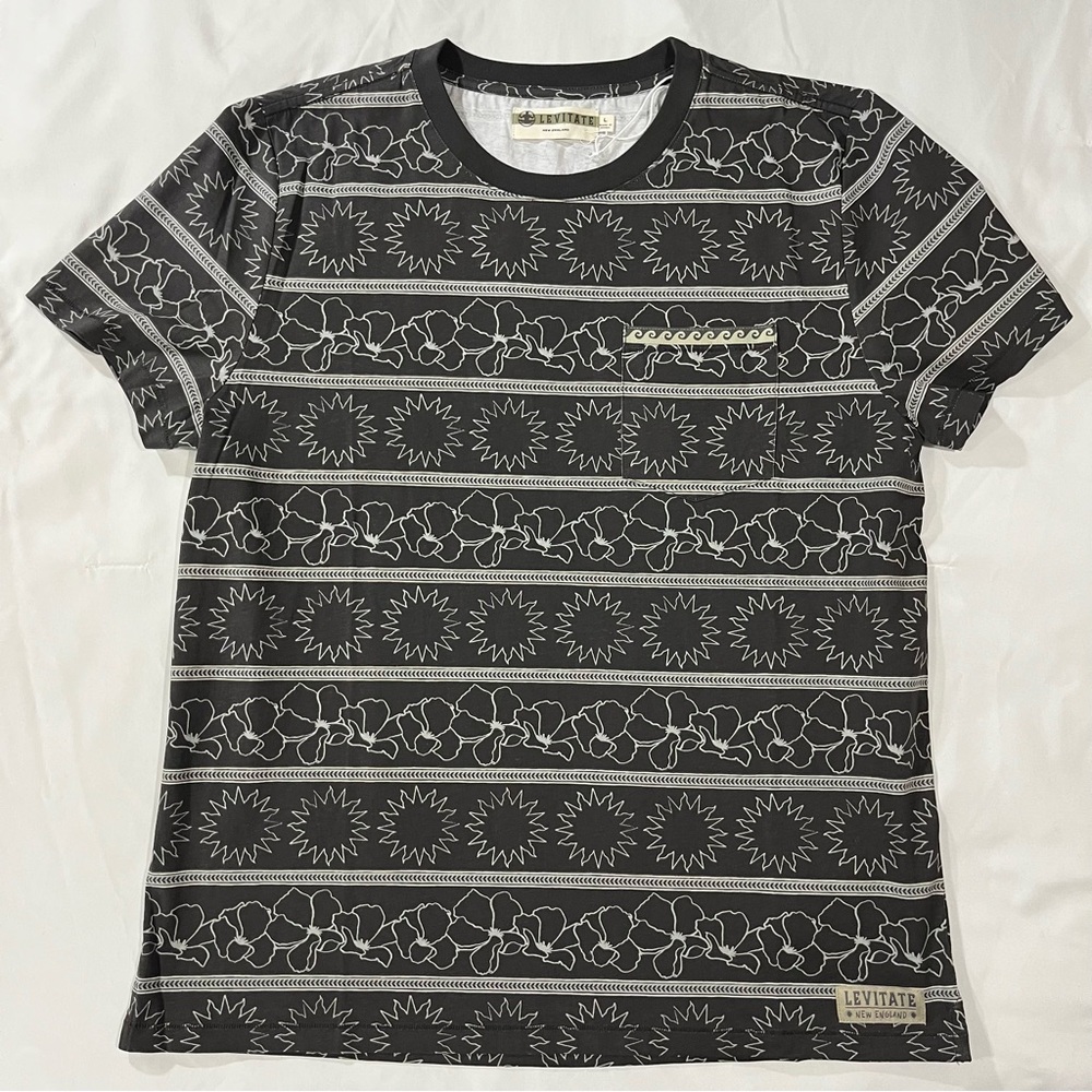 Levitate New England Size L Large Short Sleeve Tropical Geometric T Shirt Black